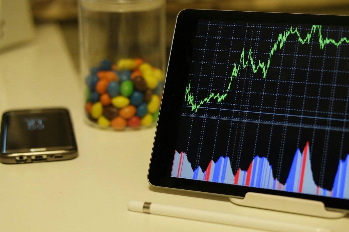 Learn How to Utilize a Theta Decay Calculator (with MarketXLS)